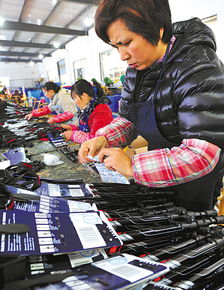 百項國內(nèi)專利撐起 中國運(yùn)動杖之鄉(xiāng)